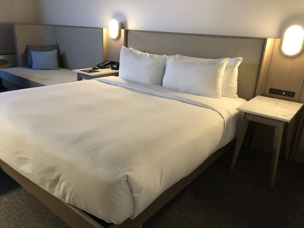 Готель Doubletree By Hilton St. John'S Harbourview Екстер'єр фото